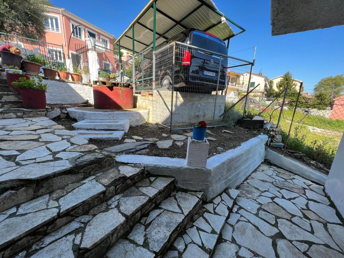 Ciel Apartment, 5 Minutes Walk From Ipsos Beach! Exterior foto